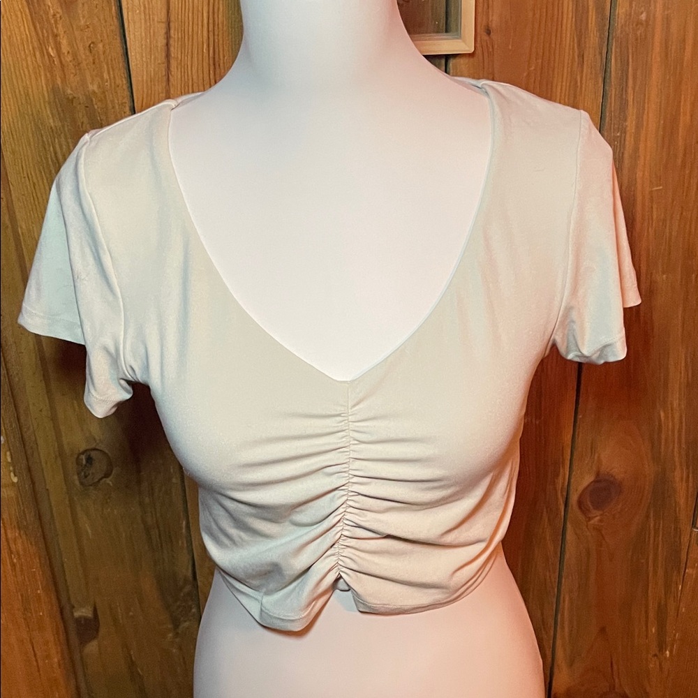Aerie Cream Ruched V-Neck Short Sleeve crop Top